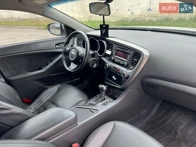 Седан Kia K5 2014 в Киеве