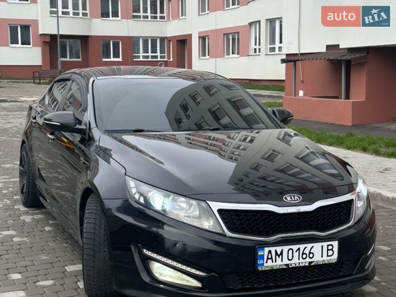 Седан Kia K5 2010 в Виннице