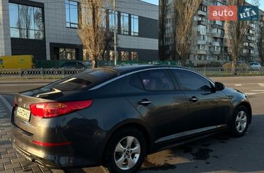 Седан Kia K5 2014 в Киеве
