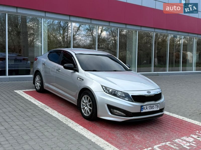 Седан Kia K5 2011 в Запоріжжі
