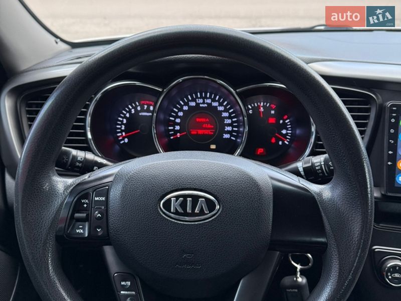 Седан Kia K5 2011 в Запоріжжі