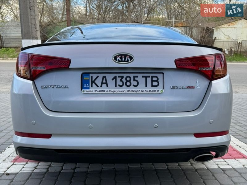 Седан Kia K5 2011 в Запоріжжі