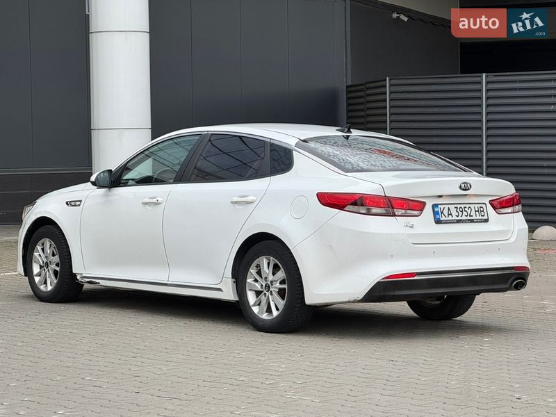 Седан Kia K5 2015 в Киеве