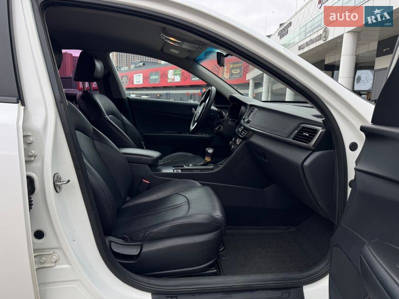 Седан Kia K5 2015 в Киеве
