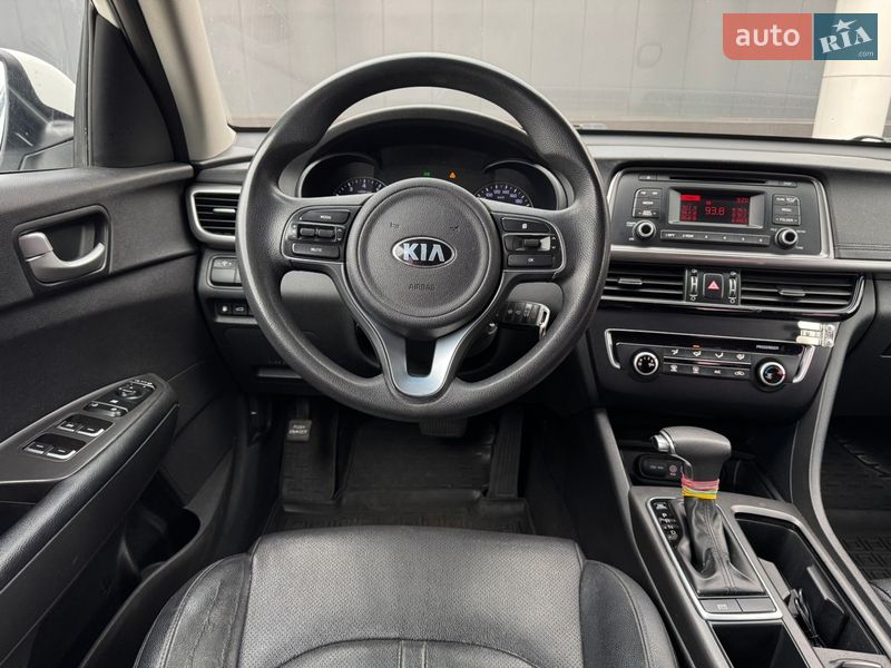 Седан Kia K5 2015 в Киеве