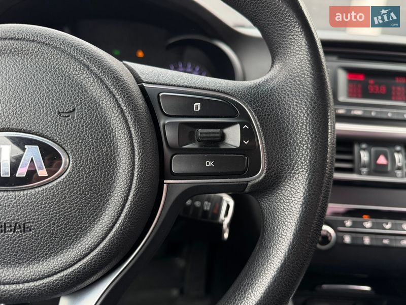 Седан Kia K5 2015 в Киеве