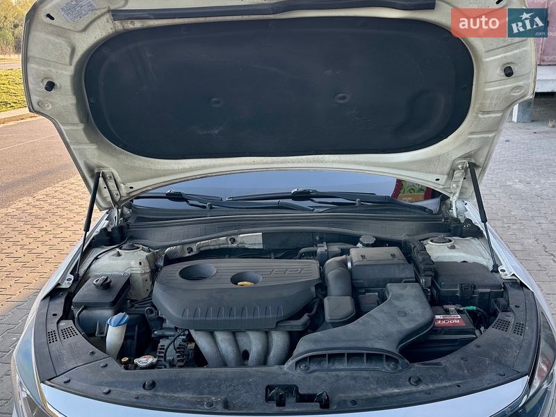 Седан Kia K5 2016 в Києві фото 35 Седан Kia K5 2016 в Києві