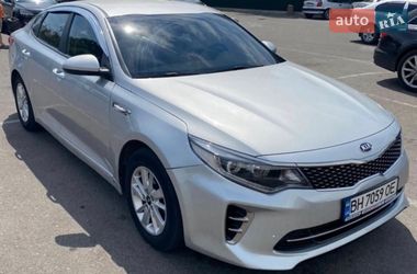 Седан Kia K5 2016 в Одессе