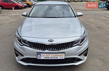 Седан Kia K5 2018 в Киеве