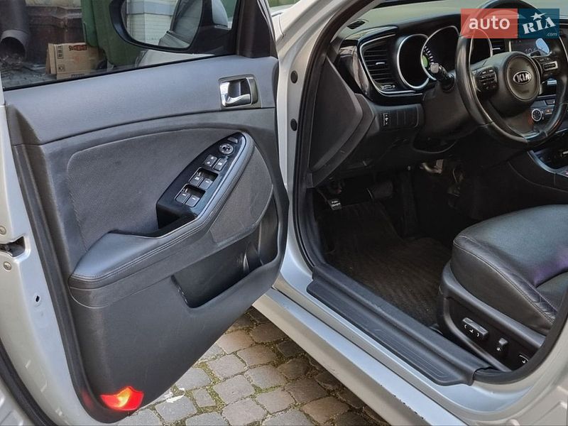Седан Kia K5 2014 в Киеве