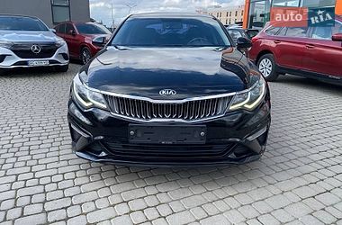 Седан Kia K5 2018 в Львове