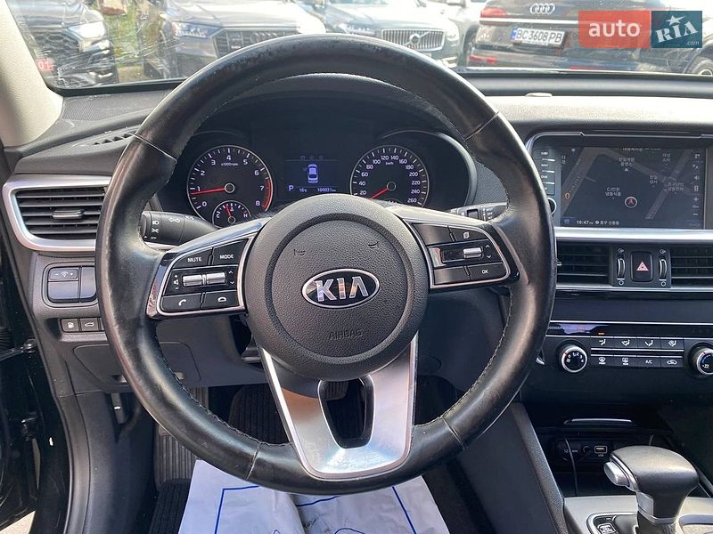 Седан Kia K5 2018 в Львове