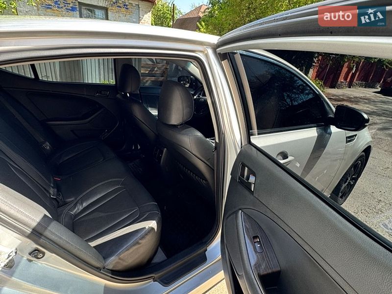 Седан Kia K5 2013 в Киеве