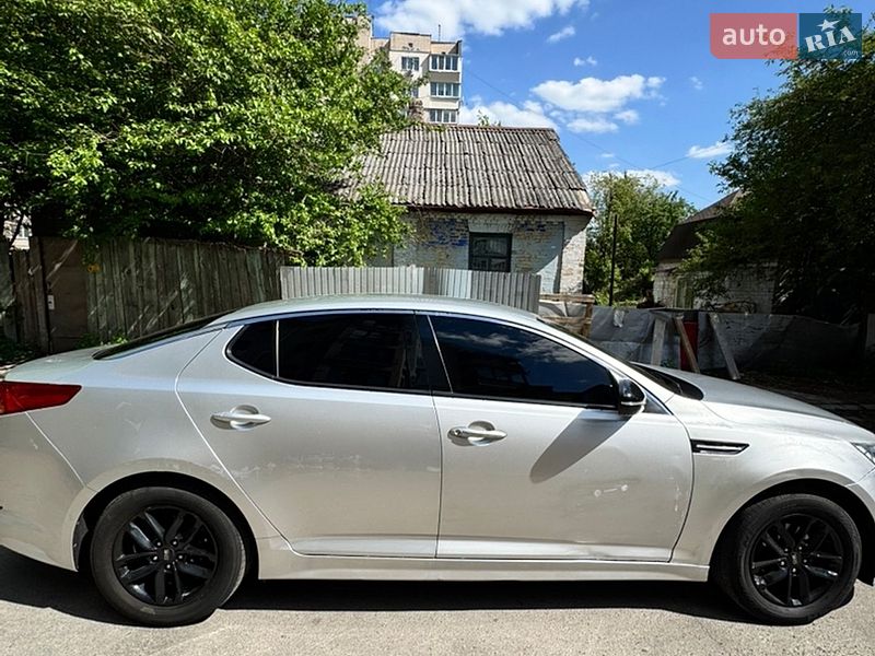 Седан Kia K5 2013 в Киеве