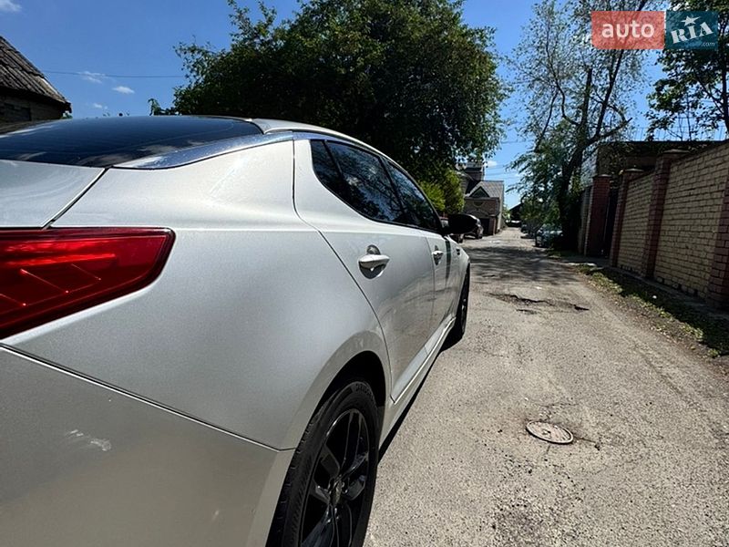Седан Kia K5 2013 в Киеве