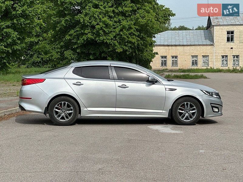 Седан Kia K5 2014 в Шостці