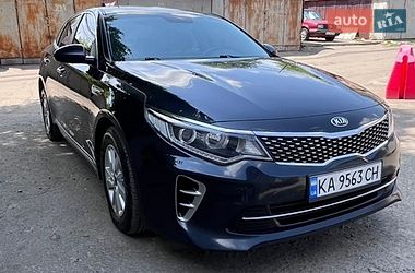 Седан Kia K5 2016 в Киеве
