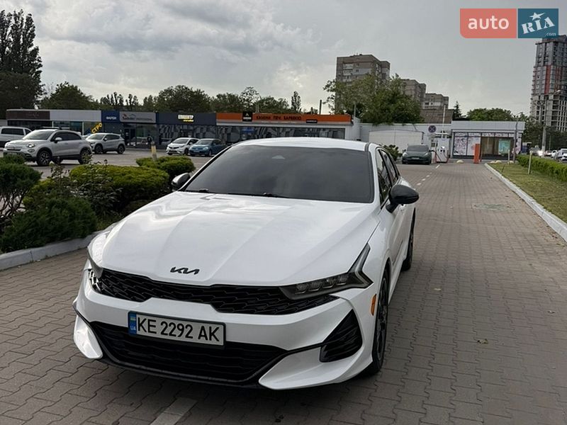 Седан Kia K5 2022 в Одессе