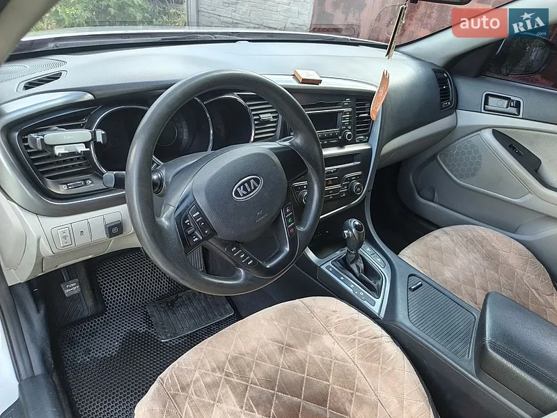 Kia K5 2011