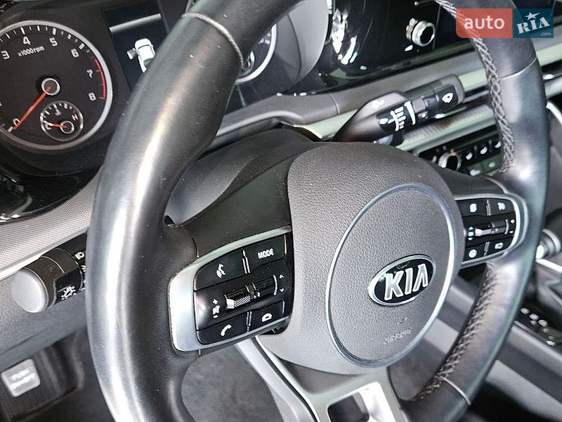 Седан Kia K5 2020 в Яготине