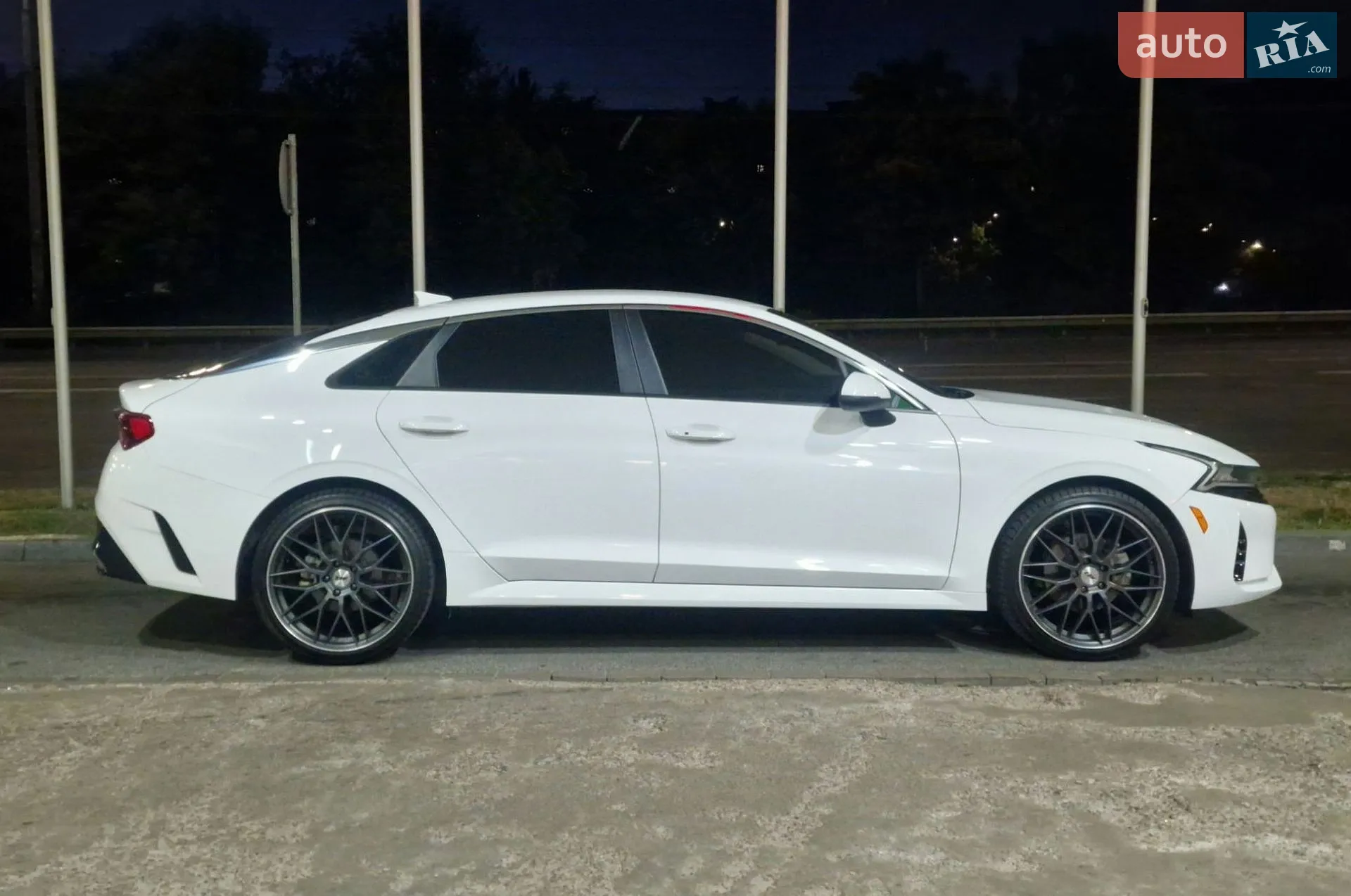 2022 Kia K5 - фото 1