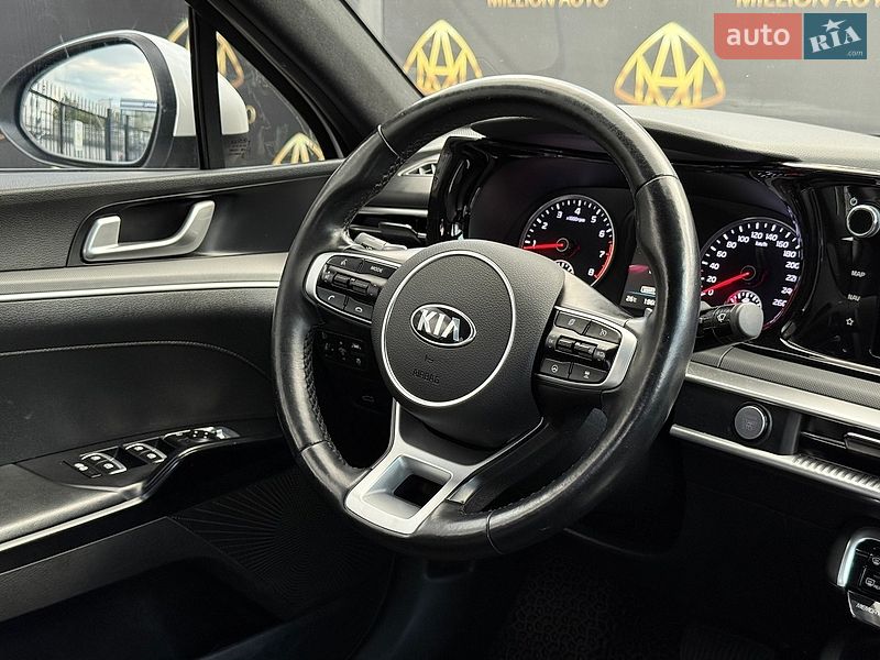 Седан Kia K5 2020 в Киеве