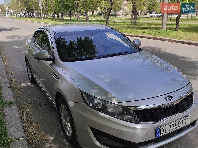 Седан Kia K5 2011 в Миколаєві