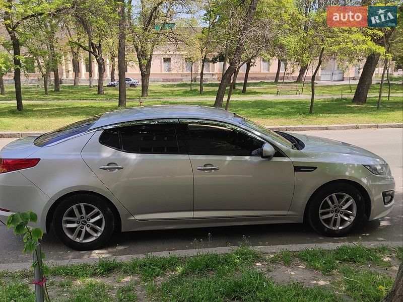 Седан Kia K5 2011 в Миколаєві