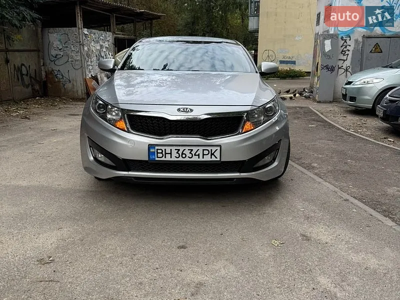 Kia K5 2011