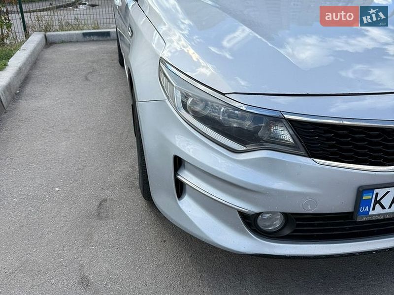 Седан Kia K5 2016 в Киеве