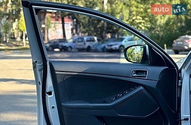 Седан Kia K5 2015 в Бучі