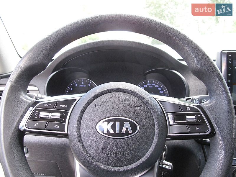 Седан Kia K5 2018 в Києві