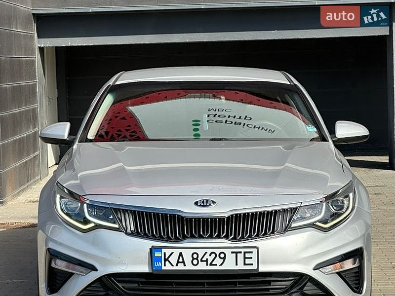 Седан Kia K5 2018 в Киеве