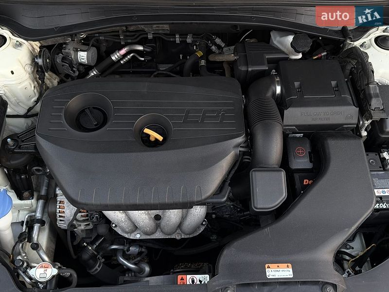 Седан Kia K5 2019 в Дніпрі