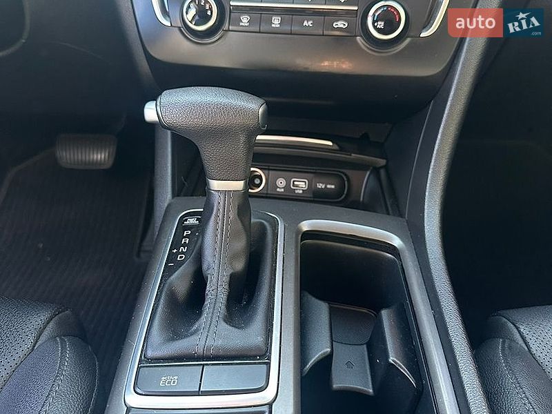 Седан Kia K5 2018 в Киеве