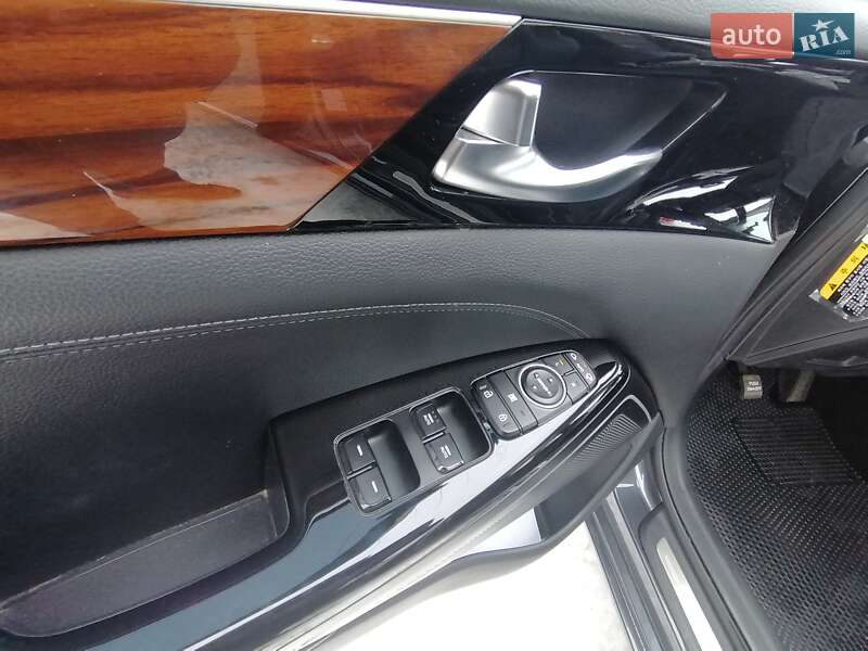 Седан Kia K7 2016 в Киеве