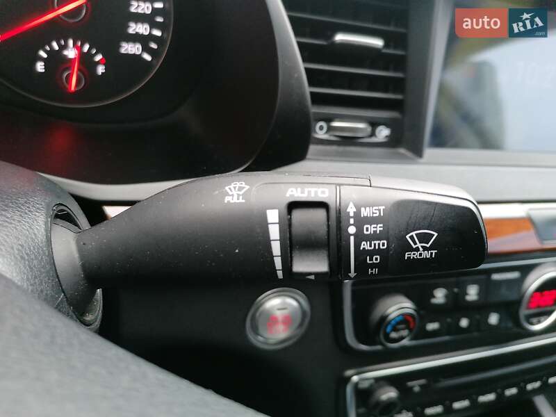 Седан Kia K7 2016 в Киеве