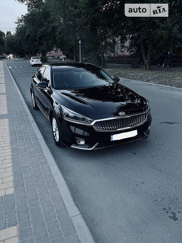 Седан Kia K7 2017 в 