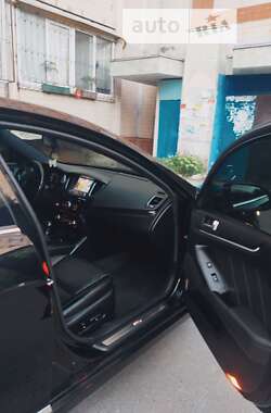 Седан Kia K7 2011 в 
