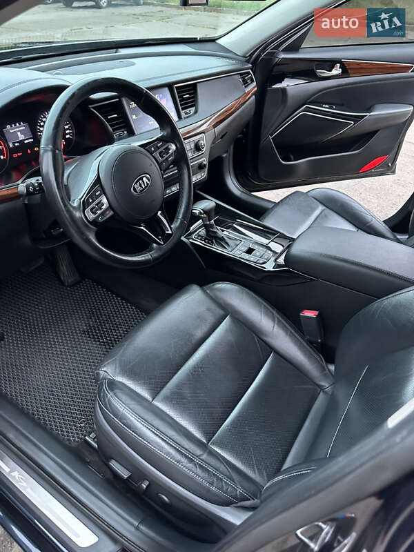 Седан Kia K7 2017 в Кривому Розі
