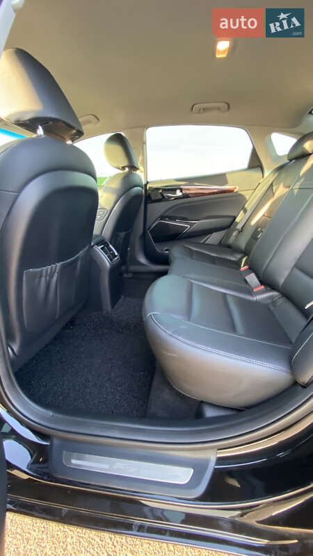 Седан Kia K7 2016 в Одессе