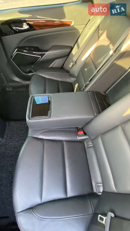 Седан Kia K7 2016 в Одессе