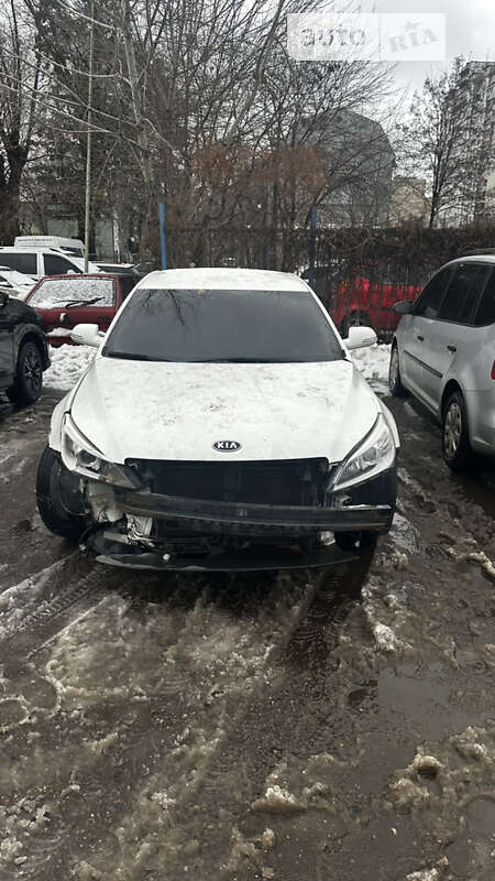 Седан Kia K7 2011 в 