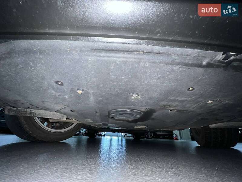 Седан Kia K7 2016 в Дніпрі