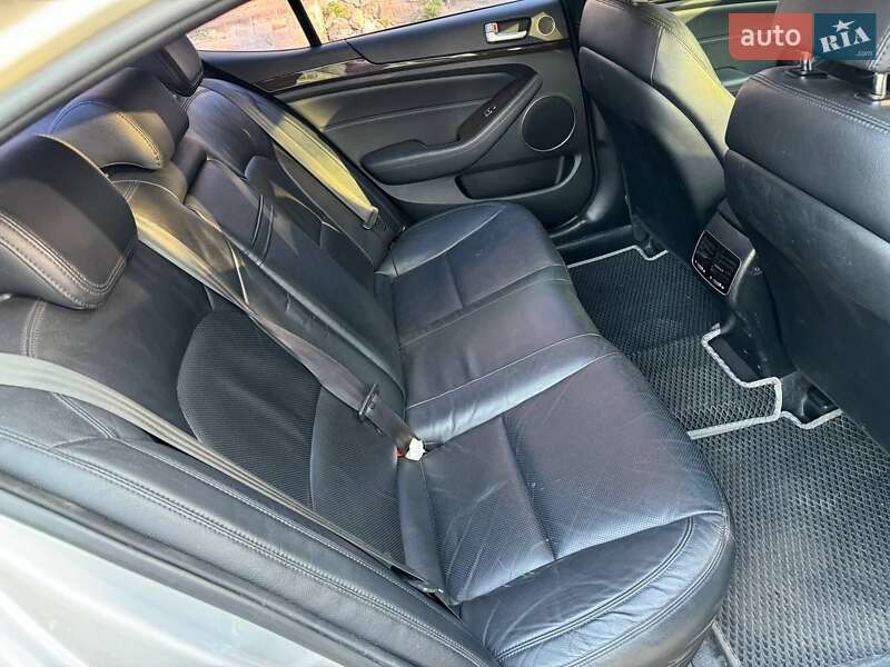 Седан Kia K7 2015 в Дніпрі