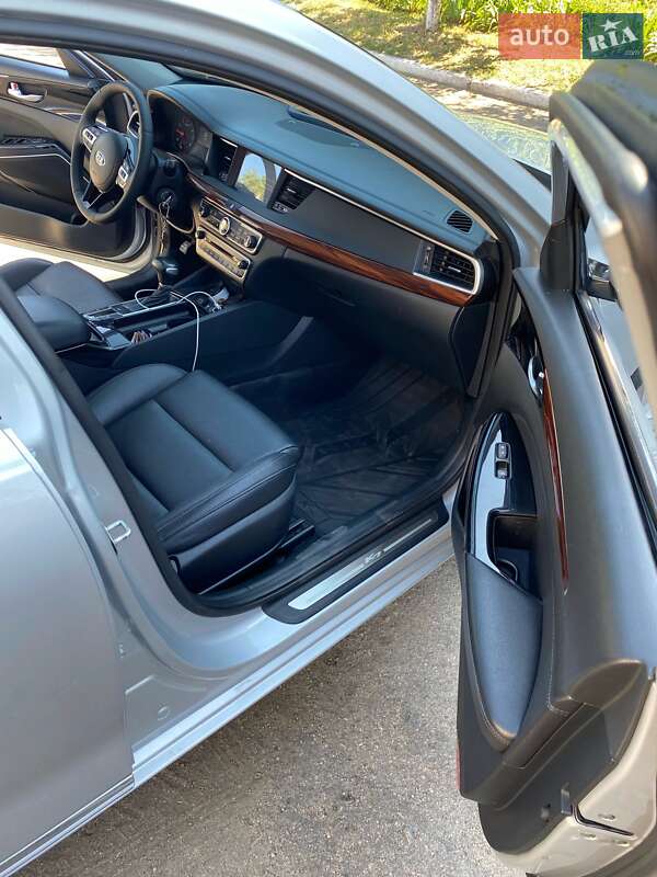 Седан Kia K7 2016 в Білій Церкві