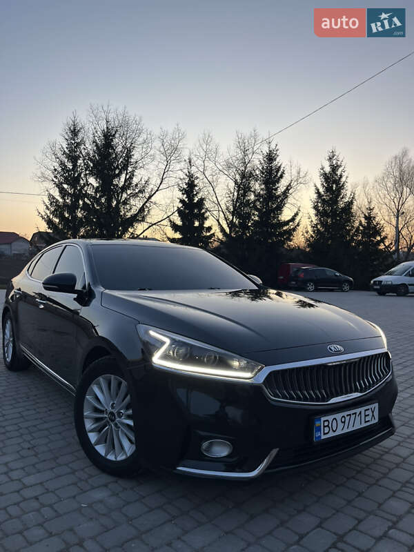Седан Kia K7 2016 в Гусятині