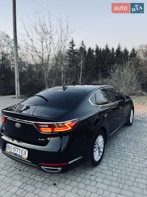 Седан Kia K7 2016 в Гусятині