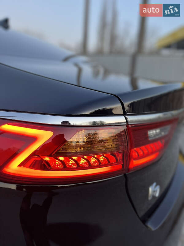 Седан Kia K7 2016 в Гусятині