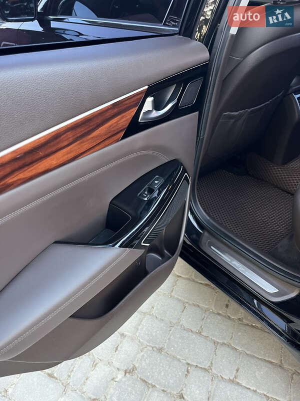 Седан Kia K7 2016 в Гусятині